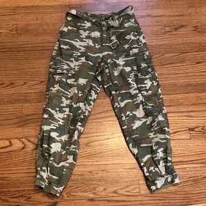Arizona cargo camo pattern parachute pants